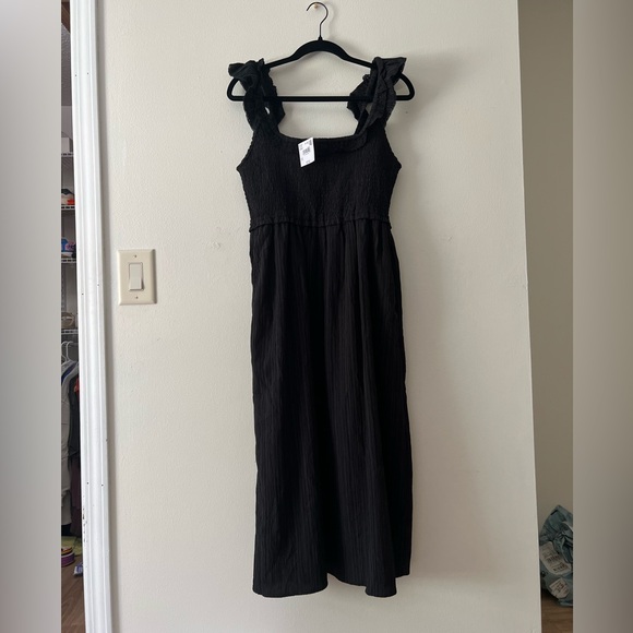 American eagle flutter sleeve smocked midi dress - Picture 2 of 4